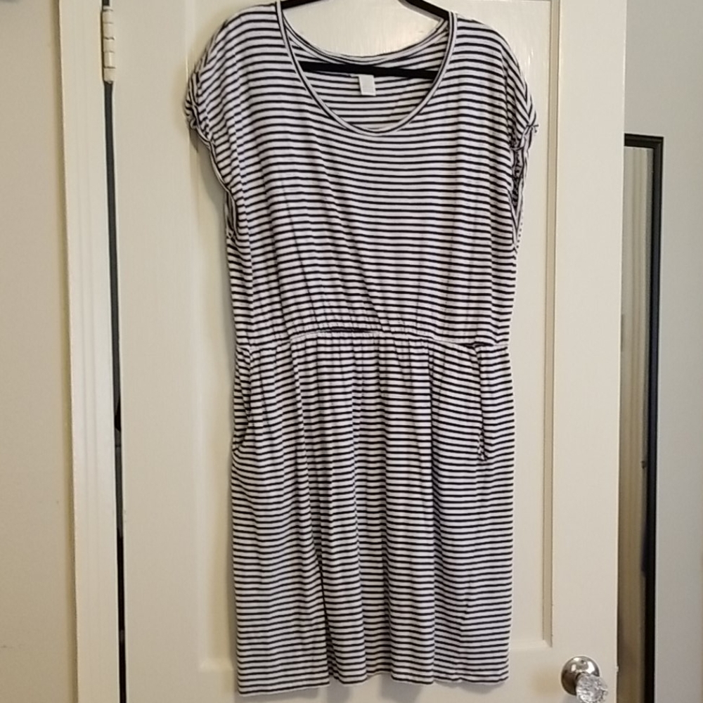 H&M Basics Striped Dress w/Pockets - Size XL